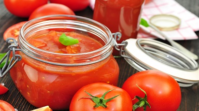 Przepis na domową pastę pomidorową: pikantną i słodką