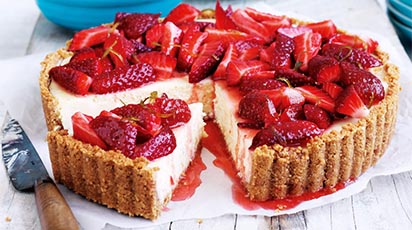 Tarta z serem i truskawkami